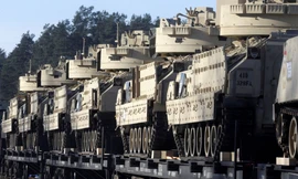 Một lô xe chiến đấu bộ binh Bradley được gửi cho Latvia năm 2017