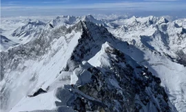 Trung Quốc phát hiện mỏ đất hiếm khổng lồ ở dãy núi Himalaya