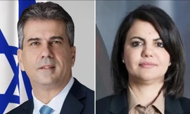 Ngoại trưởng Israel Eli Cohen (trái) và bà Najla al-Mangoush. (Ảnh: BNG Israel)