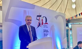 Đại sứ Pháp tại Việt Nam Nicolas Warnery trong cuộc họp báo ngày 14/3. (Ảnh: Thu Loan)