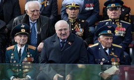 Tổng thống Belarus Alexander Lukashenko trong lễ kỷ niệm chiến thắng ở Nga