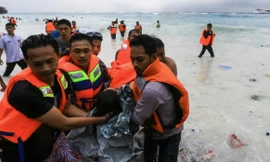 Chìm phà ở Indonesia khiến ít nhất 15 người chết, 19 người mất tích