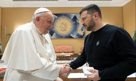Tổng thống Ukraine Volodymir Zelensky trong cuộc gặp Giáo hoàng ngày 14/5