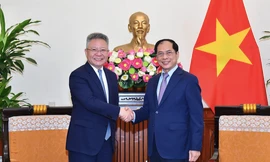 Bộ trưởng Ngoại giao Bùi Thanh Sơn tiếp Bí thư tỉnh uỷ Hải Nam, Trung Quốc, ngày 22/2