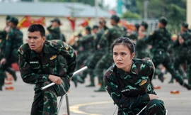 Đặc công, quân khuyển Biên phòng trình diễn tuyệt kỹ tại sân bay Gia Lâm