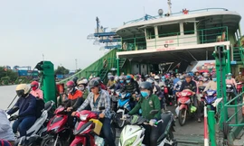 Phà Cát Lái sẽ tạm dừng hoạt động 15 ngày để phòng chống dịch COVID-19.