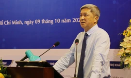 Thứ trưởng Bộ Y tế Nguyễn Trường Sơn phát biểu tại Hội nghị.