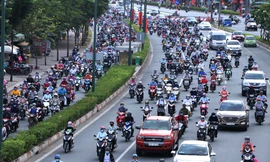 Cửa ngõ Sài Gòn ken đặc xe cộ sáng đầu tuần