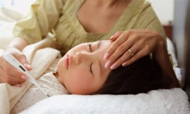 Hàng chục học sinh TPHCM nhập viện nghi do ngộ độc thực phẩm