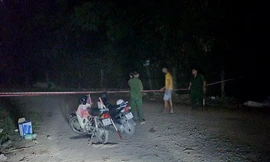 Công an phong tỏa hiện trường điều tra vụ việc.