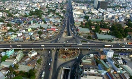 Cận cảnh nút giao thông 3 tầng giải tỏa kẹt xe cửa ngõ Sài Gòn sắp hoàn thành