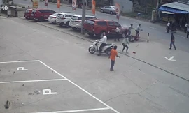 Hai tên cướp dùng dao, bình xịt hơi cay chống trả khi bị vây bắt