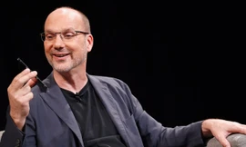 Andy Rubin, cha đẻ của hệ điều hành Android, đã bị Google sa thải sau bê bối tình dục và được bồi thường số tiền nghỉ việc là 90 triệu USD.