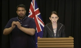 Thủ tướng New Zealand tuyên bố, lệnh cấm sử dụng súng kiểu quân đội sẽ được thực thi ngay lập tức để ngăn chặn tích trữ.