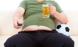 Cứ 4 người trưởng thành thì có tới 1 người thường xuyên ngồi lì 8 giờ đồng hồ mỗi ngày, điều này sẽ dẫn đến nguy cơ chết sớm.