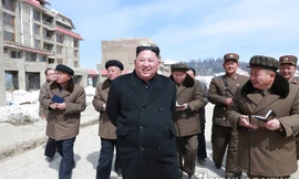 Nhà lãnh đạo Triều Tiên Kim Jong-un về thăm Samijyon và được đồn đoán ông sắp ra tuyên bố về đàm phán hạt nhân với Mỹ. Ảnh: KCNA