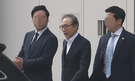 Cựu Tổng thống Hàn Quốc Lee Myung-bak đã được tại ngoại sau gần 1 năm giam giữ vì tội tham nhũng.