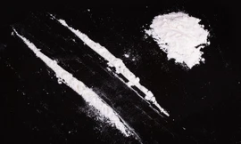 Ngày càng nhiều người cao tuổi ở Anh lạm dụng cocaine và phải chữa trị bệnh loạn thần.