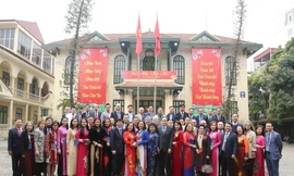 Đoàn kiều bào tiêu biểu tại cuộc gặp mặt ở Trung ương Mặt trận Tổ quốc Việt Nam. Ảnh: Quang Vinh