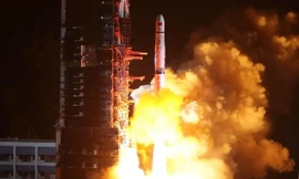 Vệ tinh chuyển tiếp Queqiao đóng vai trọng trong việc chuyển tiếp thông tin từ phi thuyền Thường Nga 4 về trái đất.