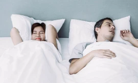 Tiếng ngáy không những gây khó chịu cho người nằm cạnh,mà còn có thể làm cho họ bị suy yếu hệ miễn dịch.