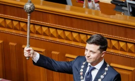 Tân tổng thống Ukraine Volodymyr Zelenskiy tuyên thệ nhậm chức tại Quốc hội. Ảnh: Reuters