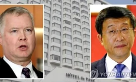 Đặc phái viên Mỹ Stephen Biegun và đặc phái viên Triều Tiên Kim Hyok-chol tiếp tục đàm phán ngày thứ 5 liên tục tại Hà Nội. Ảnh: Yonhap