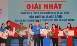 Cao Thị Hải Vân về nhất Hội thi Báo cáo viên giỏi toàn quốc năm 2019