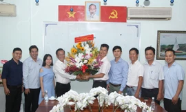 Lãnh đạo TPHCM, Thành Đoàn TPHCM chúc mừng báo Tiền Phong dịp 21/6