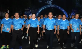 Chủ tịch TPHCM cùng 3.000 người tập thể dục từ 5 giờ sáng