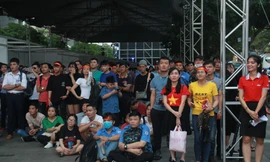 Lên phố đi bộ ủng hộ U22 Việt Nam ra quân ở SEA Games 30