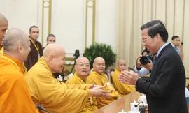 Ông Phan Văn Mãi làm việc với Hòa thượng Ủy ban Quốc tế về Đại lễ Vesak Liên Hiệp Quốc 