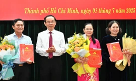 Trao quyết định của Bộ Chính trị, Ban Bí thư tại TPHCM