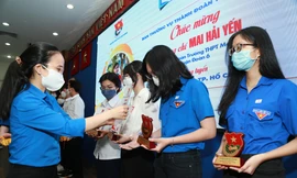 Tuyên dương 167 cán bộ Đoàn trường THPT, trung tâm giáo dục thường xuyên trúng tuyển ĐH-CĐ