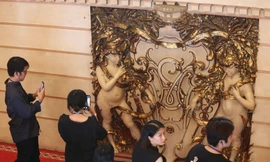 Cuối năm 'xông đất' trụ sở UBND TPHCM, chiêm ngưỡng các hiện vật quý trên 130 tuổi 