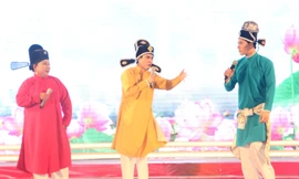 Vào vai Táo quân, Huỳnh Lập bắn rap vui nhộn trên sân khấu gala Mai Vàng 