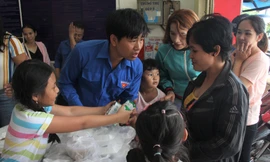 600 phần cơm, cháo nghĩa tình dành tặng người lao động nghèo