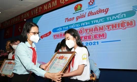 Chị em ruột đoạt giải nhất nhì hội thi thơ văn dành cho thiếu nhi TPHCM