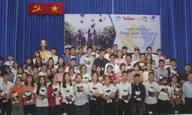 Vinh danh 65 thủ khoa vượt khó, xây dựng tương lai