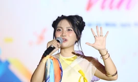 Phương Mỹ Chi cùng sinh viên TPHCM 'quẩy' hết mình mừng thành công ngày hội lớn 