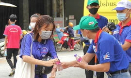 Đội hình ‘Hỗ trợ y tế’ túc trực điểm thi sẵn sàng hỗ trợ thí sinh 