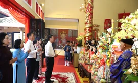 Dâng hương tưởng nhớ Đức Tả quân Lê Văn Duyệt