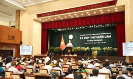 Chủ tịch TPHCM chỉ đạo khẩn về quản lý cán bộ, công chức đi nước ngoài