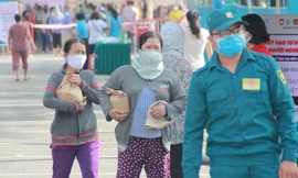 'ATM gạo' đến với người dân nghèo khu đông TPHCM