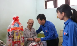 Trung ương Đoàn tri ân gia đình chính sách, người có công 