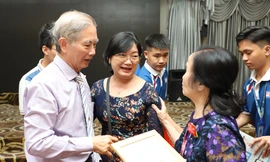 Ký ức hào hùng của thế hệ thầy cô tay cầm súng, tay cầm phấn ở chiến khu