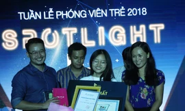 Nữ sinh trường Luật đoạt ngôi quán quân cuộc thi báo chí “Spotlight“