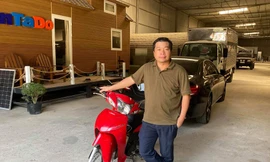 Hành động đẹp của chủ xe Mercedes với người đi xe máy cũ