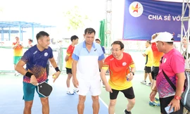 Bí thư Thành ủy TPHCM thi đấu pickleball chung tay ủng hộ đồng bào vùng bão lũ