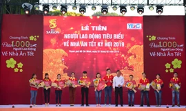Đưa 1.000 người lao động tiêu biểu về quê đón Tết trên các chuyến bay 